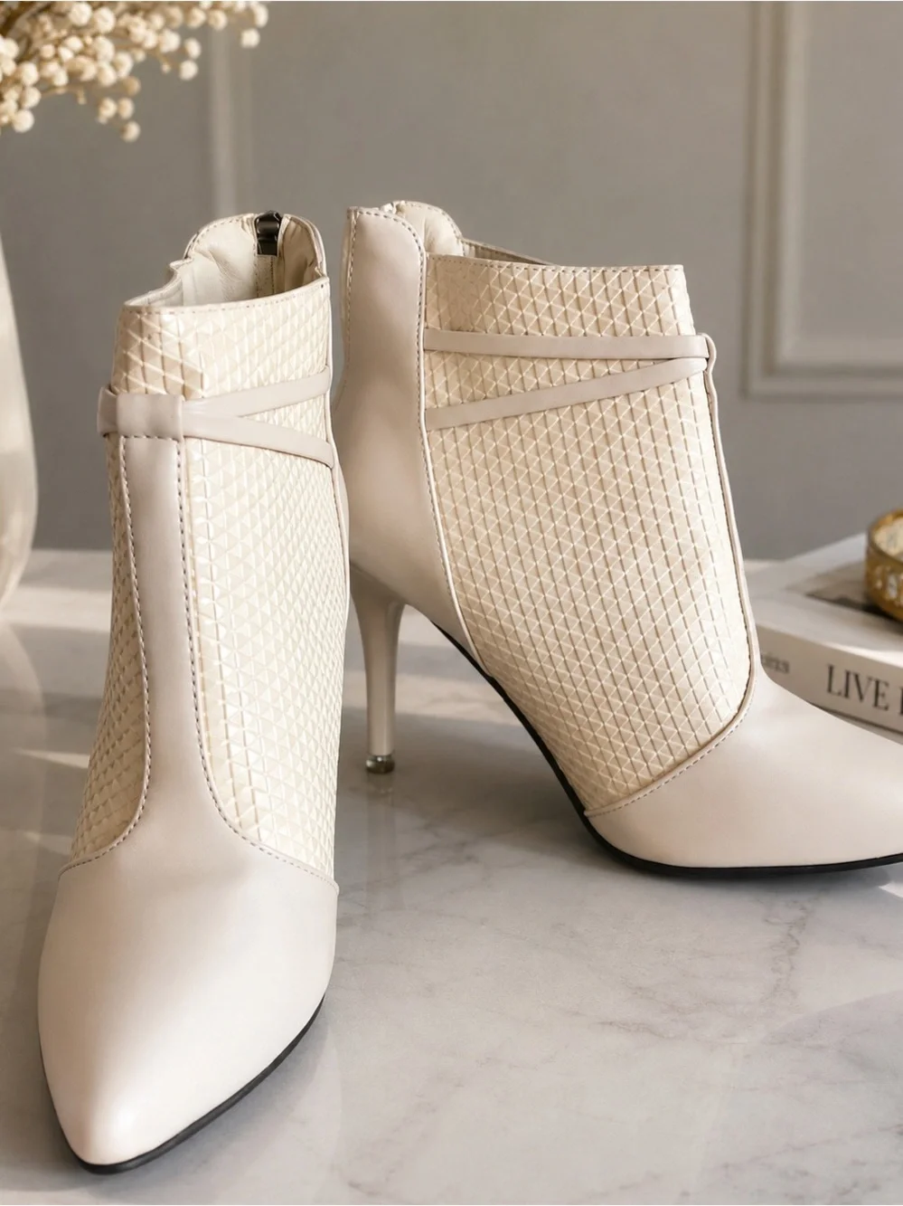 unmarked chic cream
